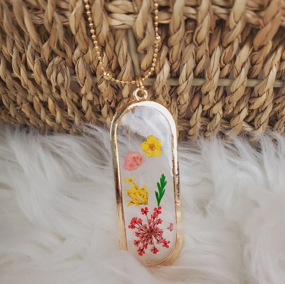 Dried flower boho pendant necklace gold tone - Picture 2 of 7